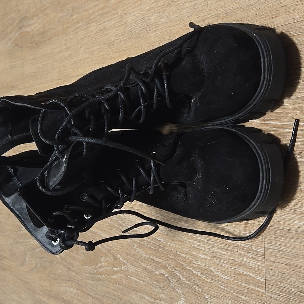 Black Boots